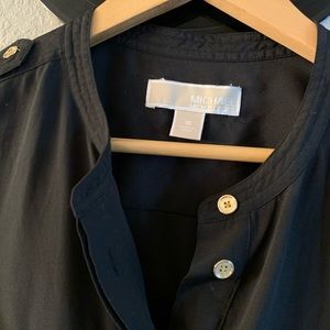 Michael kors sleeveless button up blouse